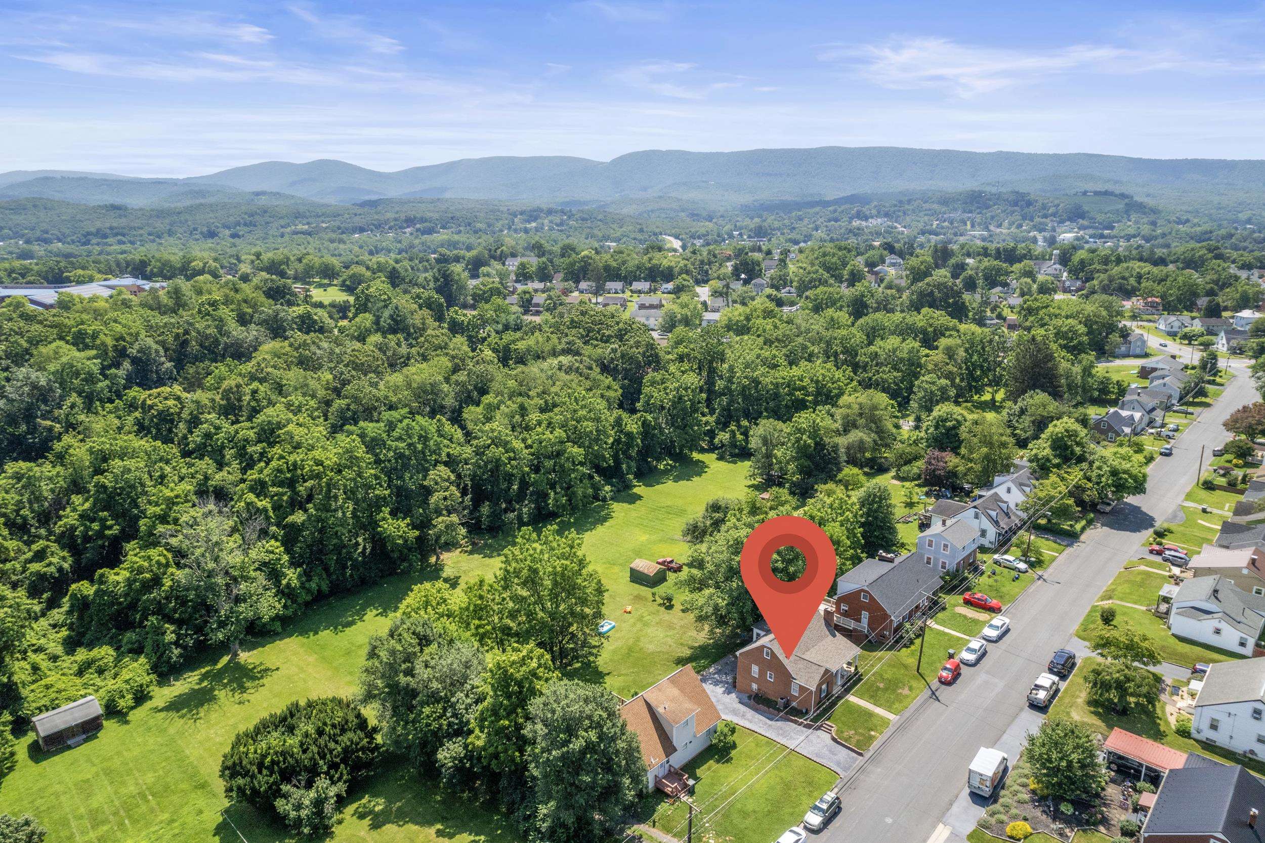 931 BRIDGE AVE, WAYNESBORO, Virginia 22980, 3 Bedrooms Bedrooms, ,1 BathroomBathrooms,Residential,931 BRIDGE AVE,666505 MLS # 666505