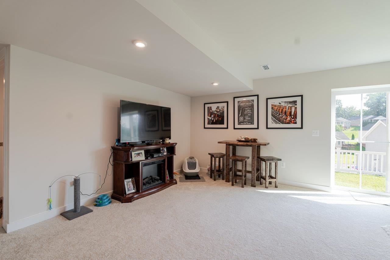 2758 DORVAL RD, HARRISONBURG, Virginia 22801, 5 Bedrooms Bedrooms, ,3 BathroomsBathrooms,Residential,2758 DORVAL RD,666506 MLS # 666506