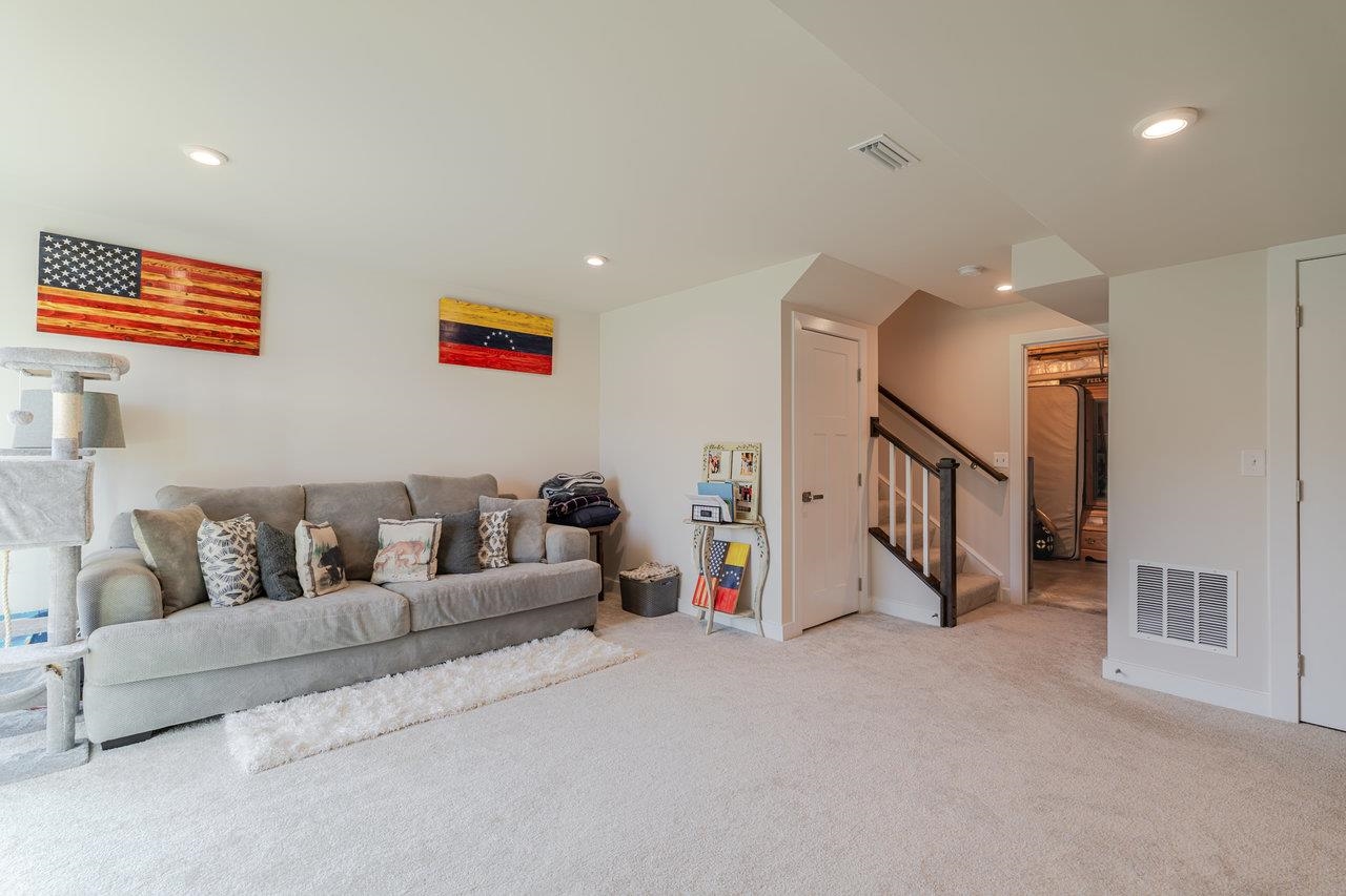 2758 DORVAL RD, HARRISONBURG, Virginia 22801, 5 Bedrooms Bedrooms, ,3 BathroomsBathrooms,Residential,2758 DORVAL RD,666506 MLS # 666506