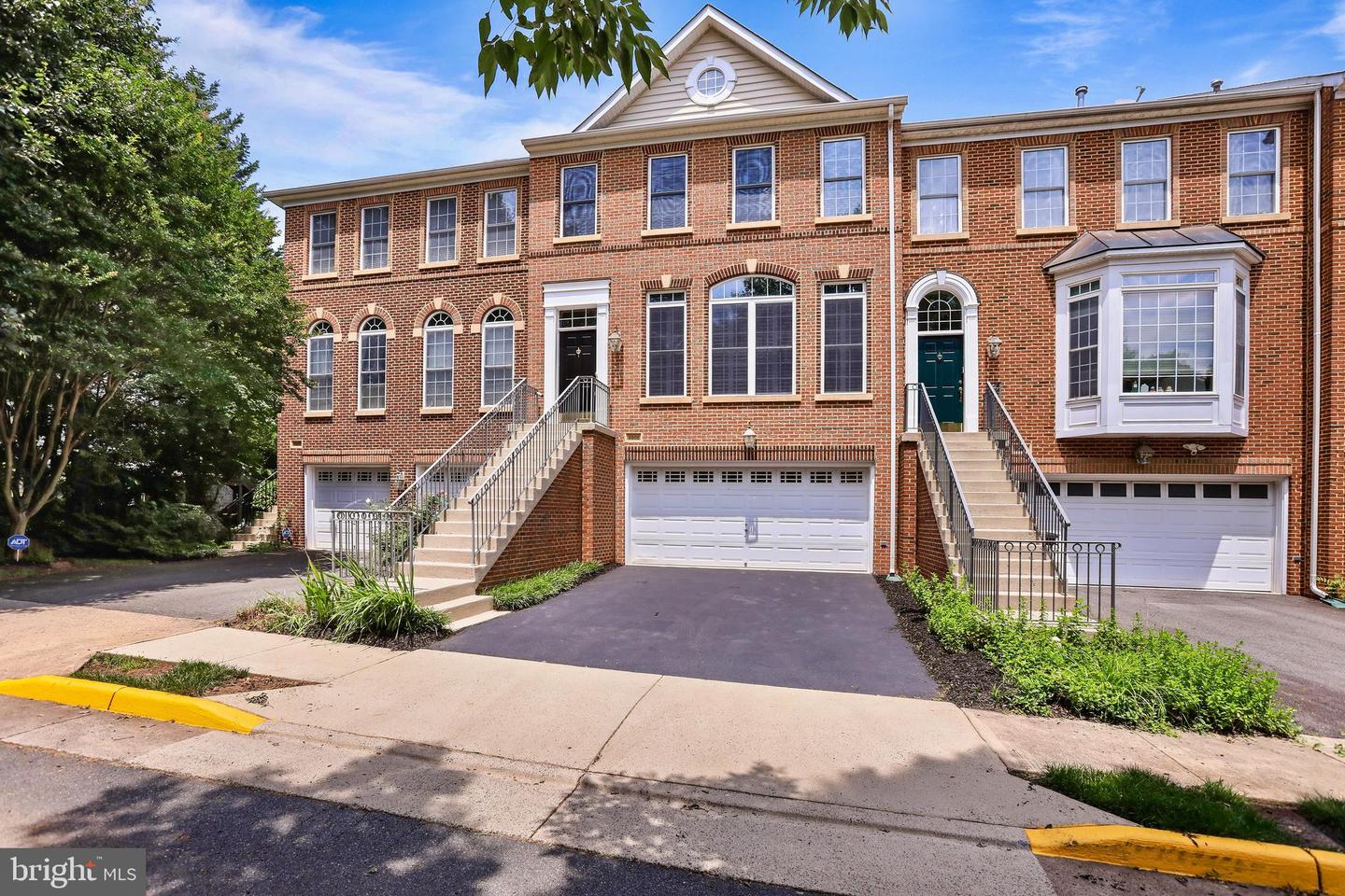 9988 CYRANDALL DR, OAKTON, Virginia 22124, 3 Bedrooms Bedrooms, ,3 BathroomsBathrooms,Residential,For sale,9988 CYRANDALL DR,VAFX2245856 MLS # VAFX2245856