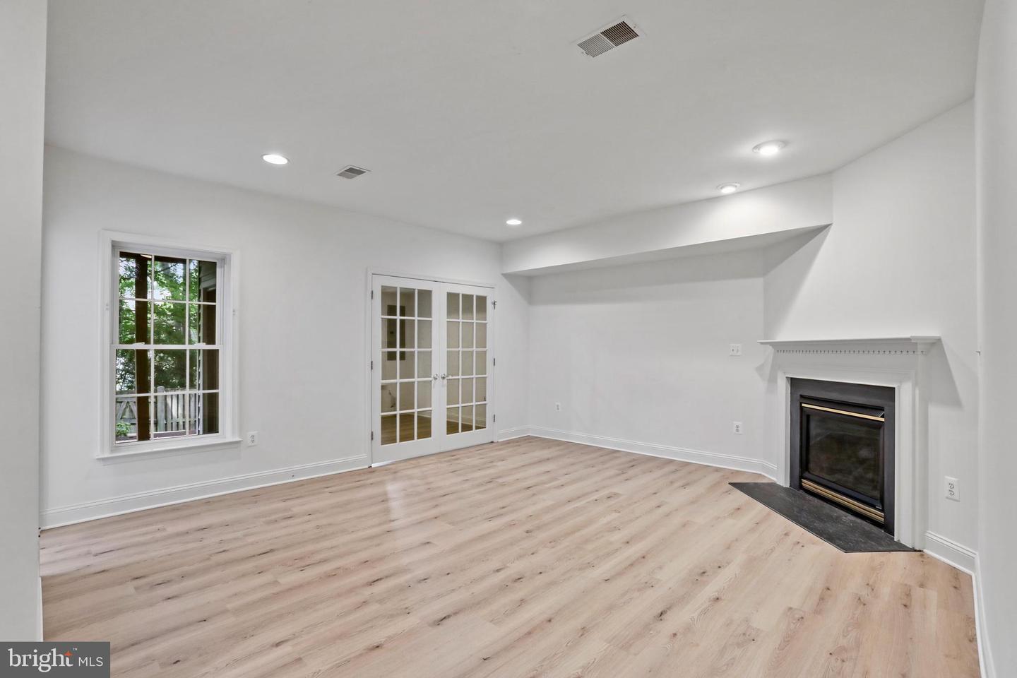 9988 CYRANDALL DR, OAKTON, Virginia 22124, 3 Bedrooms Bedrooms, ,3 BathroomsBathrooms,Residential,For sale,9988 CYRANDALL DR,VAFX2245856 MLS # VAFX2245856