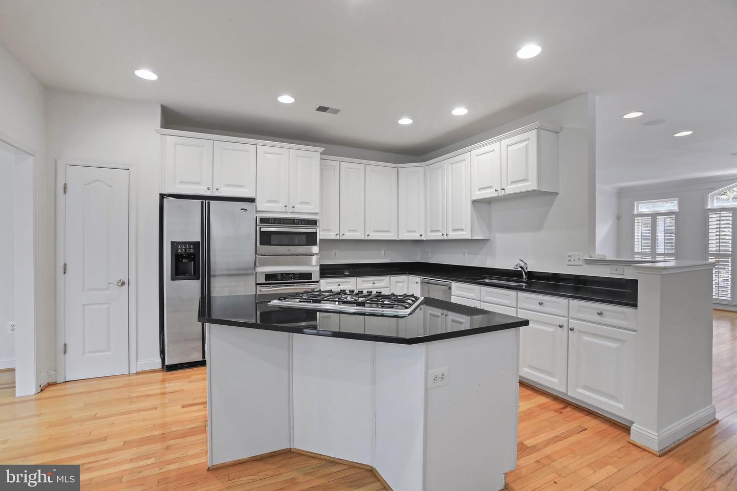 9988 CYRANDALL DR, OAKTON, Virginia 22124, 3 Bedrooms Bedrooms, ,3 BathroomsBathrooms,Residential,For sale,9988 CYRANDALL DR,VAFX2245856 MLS # VAFX2245856