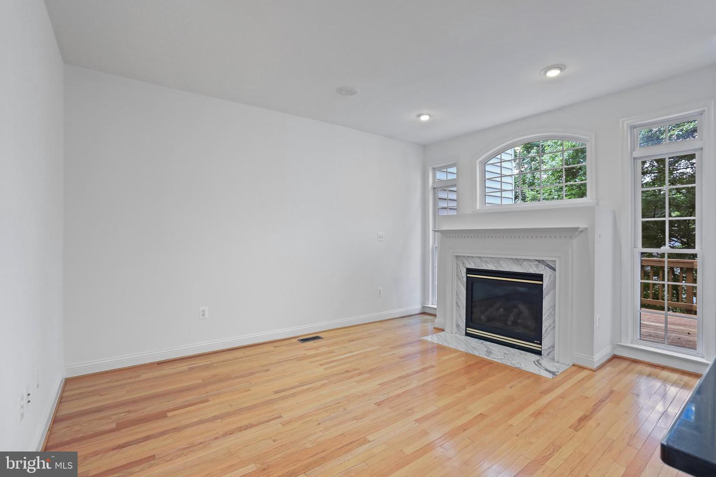 9988 CYRANDALL DR, OAKTON, Virginia 22124, 3 Bedrooms Bedrooms, ,3 BathroomsBathrooms,Residential,For sale,9988 CYRANDALL DR,VAFX2245856 MLS # VAFX2245856