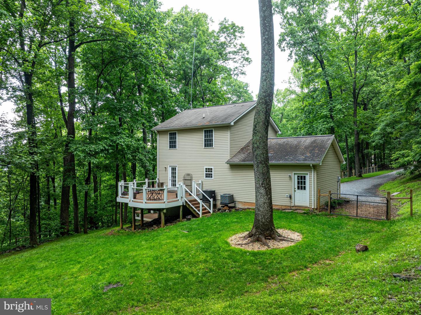 244 MARSDEN HEIGHTS RD, LINDEN, Virginia 22642, 4 Bedrooms Bedrooms, ,3 BathroomsBathrooms,Residential,For sale,244 MARSDEN HEIGHTS RD,VAWR2011424 MLS # VAWR2011424