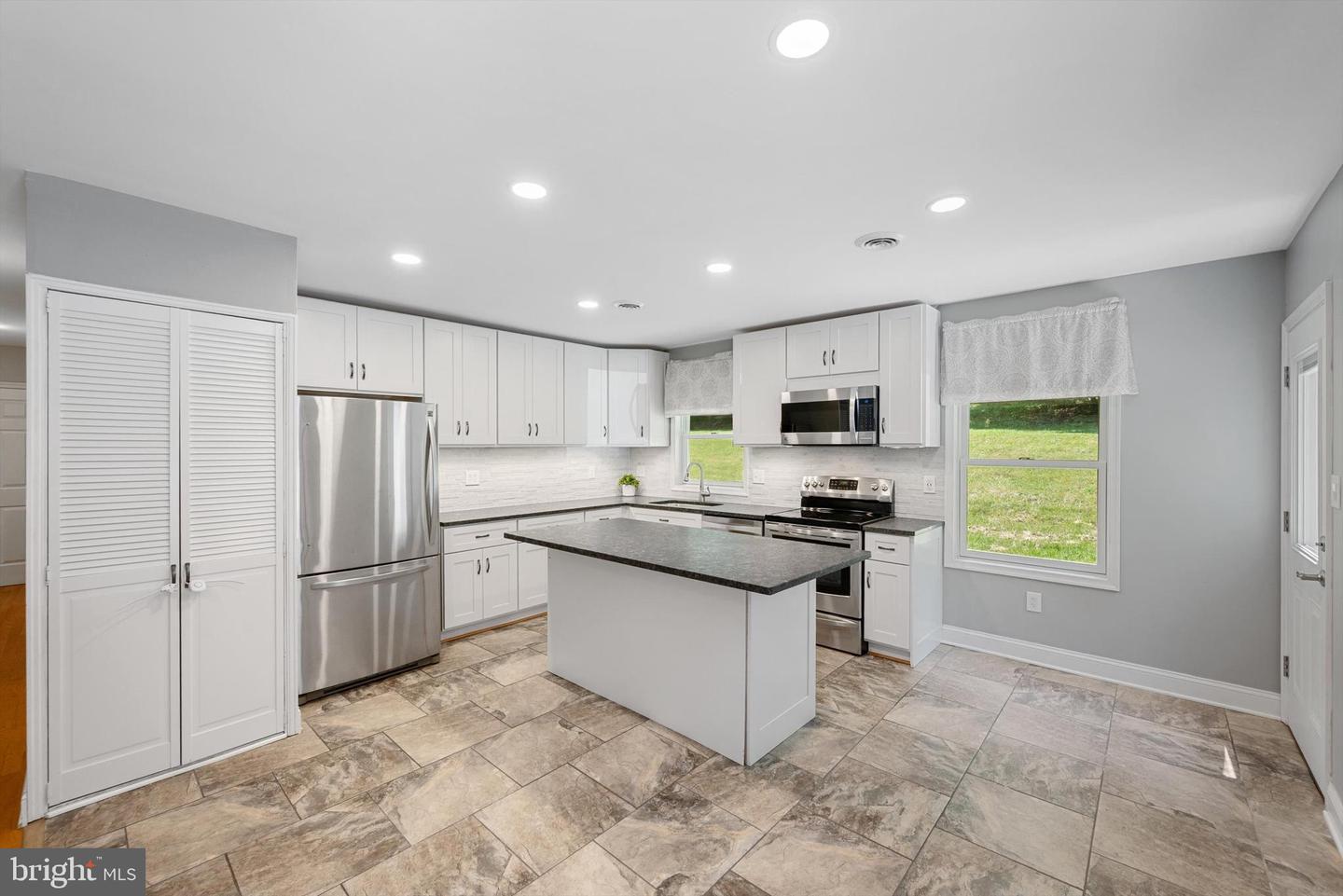 119 LAKEVIEW LN, BOYCE, Virginia 22620, 3 Bedrooms Bedrooms, ,2 BathroomsBathrooms,Residential,For sale,119 LAKEVIEW LN,VACL2003842 MLS # VACL2003842