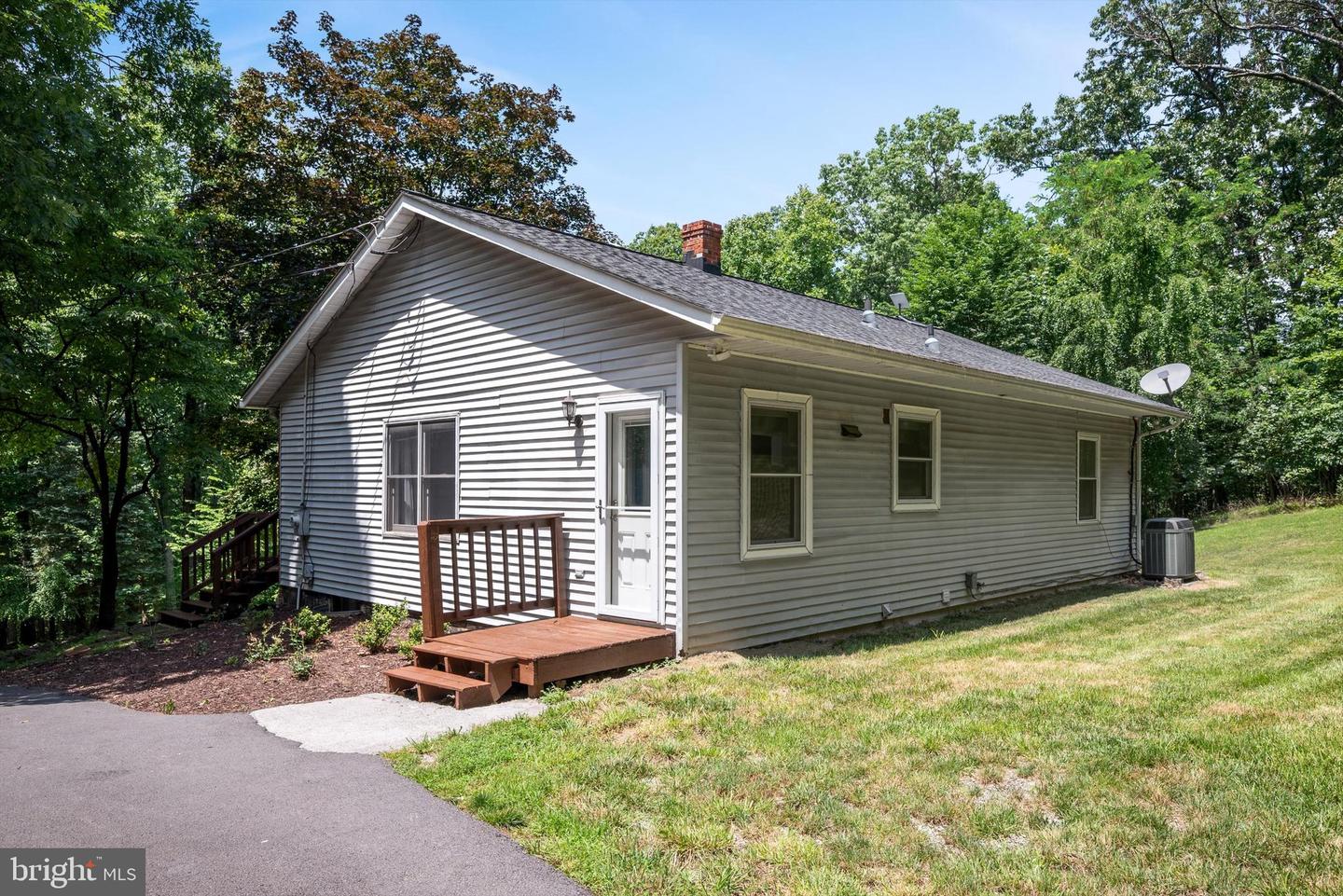 119 LAKEVIEW LN, BOYCE, Virginia 22620, 3 Bedrooms Bedrooms, ,2 BathroomsBathrooms,Residential,For sale,119 LAKEVIEW LN,VACL2003842 MLS # VACL2003842