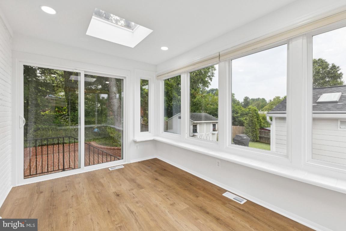 6087 8TH PL N, ARLINGTON, Virginia 22205, 4 Bedrooms Bedrooms, ,3 BathroomsBathrooms,Residential,For sale,6087 8TH PL N,VAAR2059266 MLS # VAAR2059266