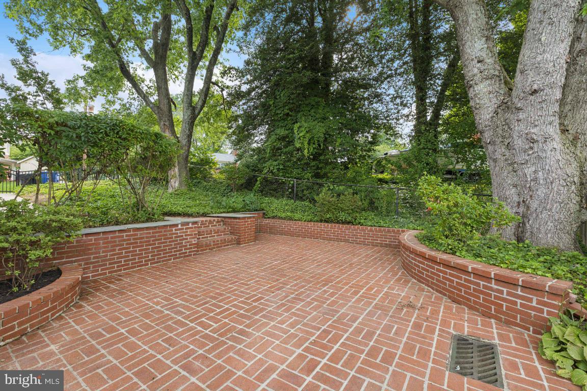 6087 8TH PL N, ARLINGTON, Virginia 22205, 4 Bedrooms Bedrooms, ,3 BathroomsBathrooms,Residential,For sale,6087 8TH PL N,VAAR2059266 MLS # VAAR2059266