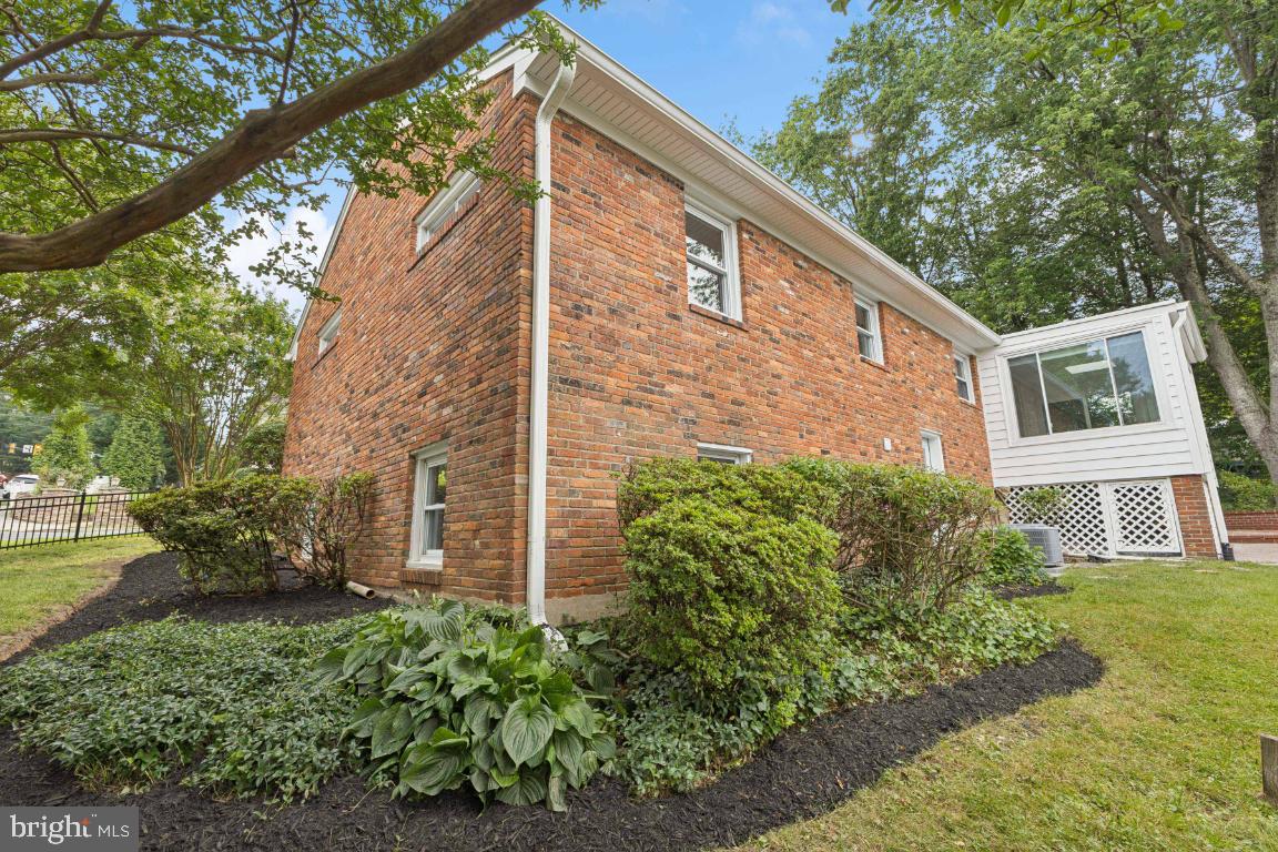 6087 8TH PL N, ARLINGTON, Virginia 22205, 4 Bedrooms Bedrooms, ,3 BathroomsBathrooms,Residential,For sale,6087 8TH PL N,VAAR2059266 MLS # VAAR2059266