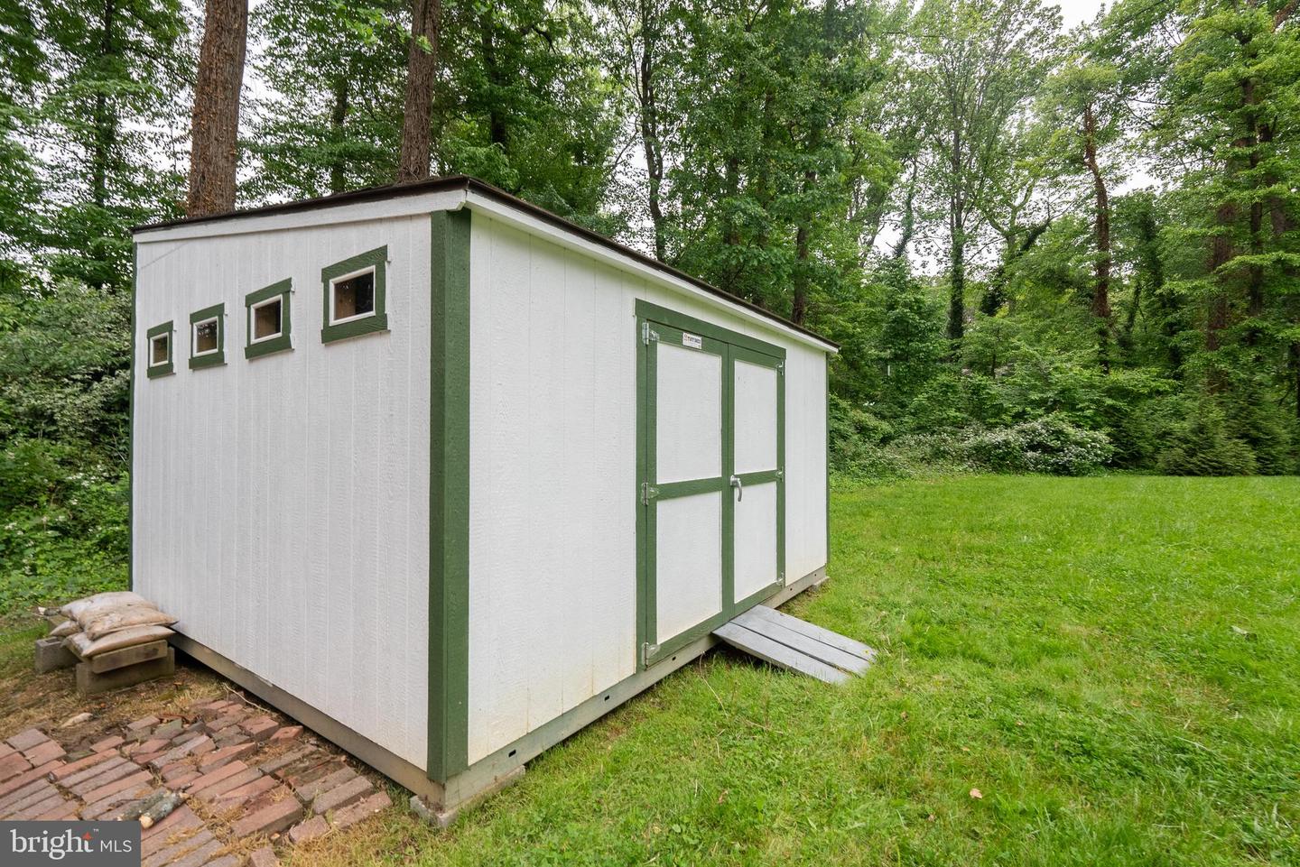 5104 BIRCH LN, ANNANDALE, Virginia 22003, 5 Bedrooms Bedrooms, ,4 BathroomsBathrooms,Residential,For sale,5104 BIRCH LN,VAFX2249254 MLS # VAFX2249254