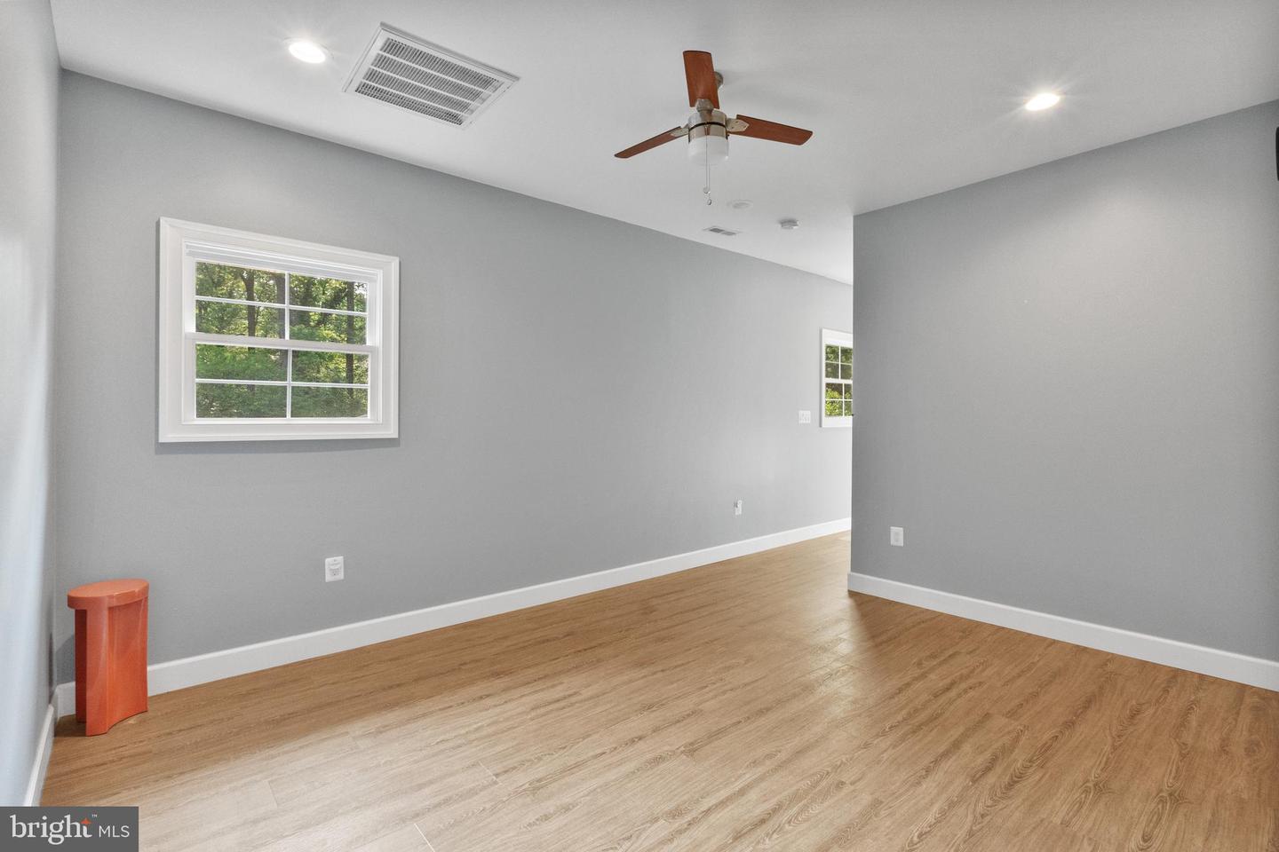 5104 BIRCH LN, ANNANDALE, Virginia 22003, 5 Bedrooms Bedrooms, ,4 BathroomsBathrooms,Residential,For sale,5104 BIRCH LN,VAFX2249254 MLS # VAFX2249254