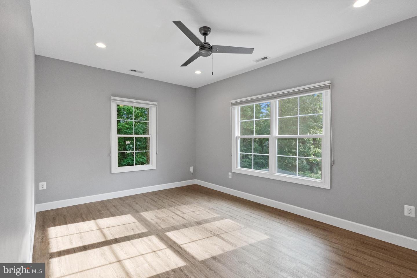 5104 BIRCH LN, ANNANDALE, Virginia 22003, 5 Bedrooms Bedrooms, ,4 BathroomsBathrooms,Residential,For sale,5104 BIRCH LN,VAFX2249254 MLS # VAFX2249254