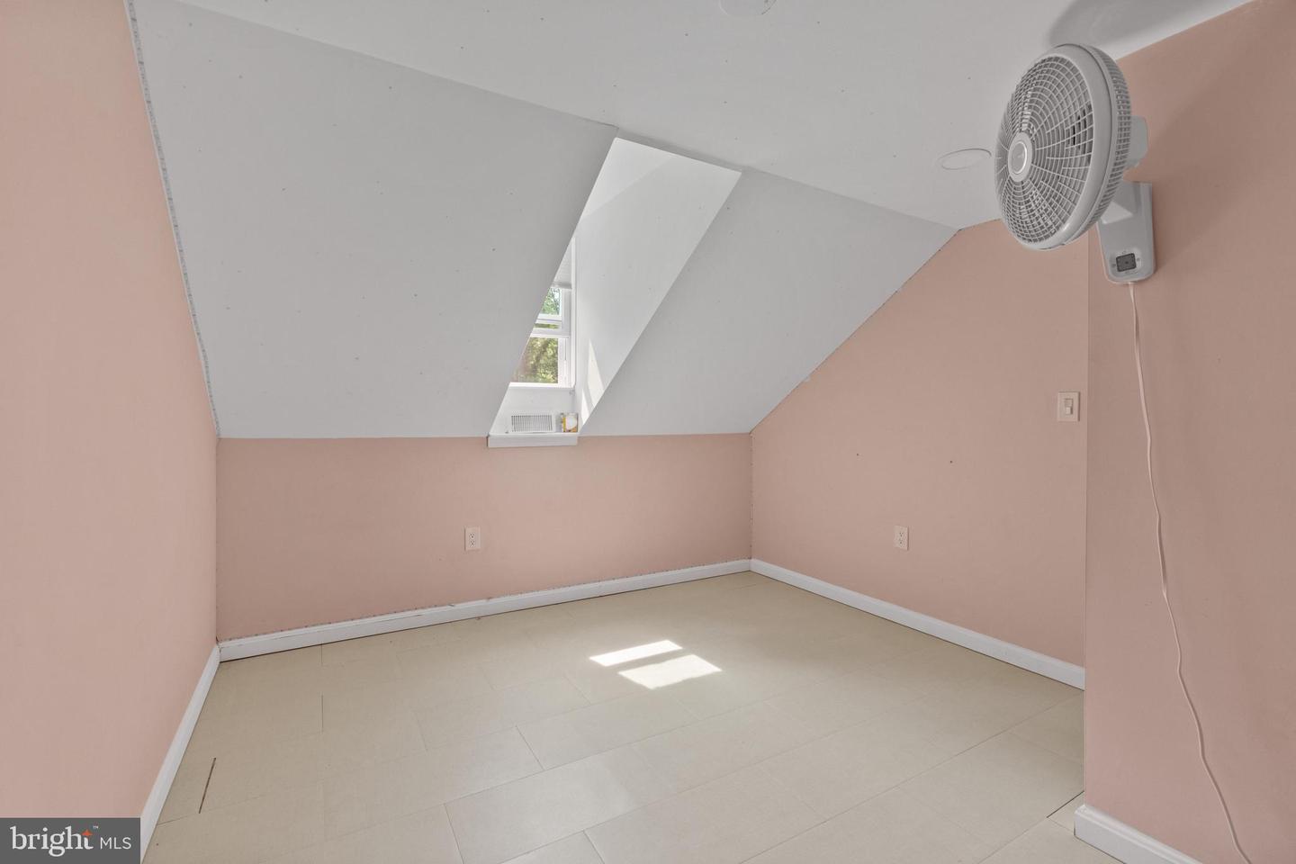 5104 BIRCH LN, ANNANDALE, Virginia 22003, 5 Bedrooms Bedrooms, ,4 BathroomsBathrooms,Residential,For sale,5104 BIRCH LN,VAFX2249254 MLS # VAFX2249254