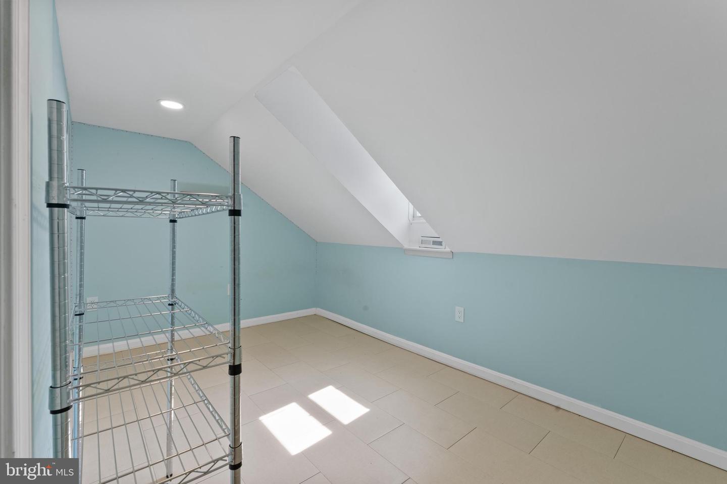 5104 BIRCH LN, ANNANDALE, Virginia 22003, 5 Bedrooms Bedrooms, ,4 BathroomsBathrooms,Residential,For sale,5104 BIRCH LN,VAFX2249254 MLS # VAFX2249254