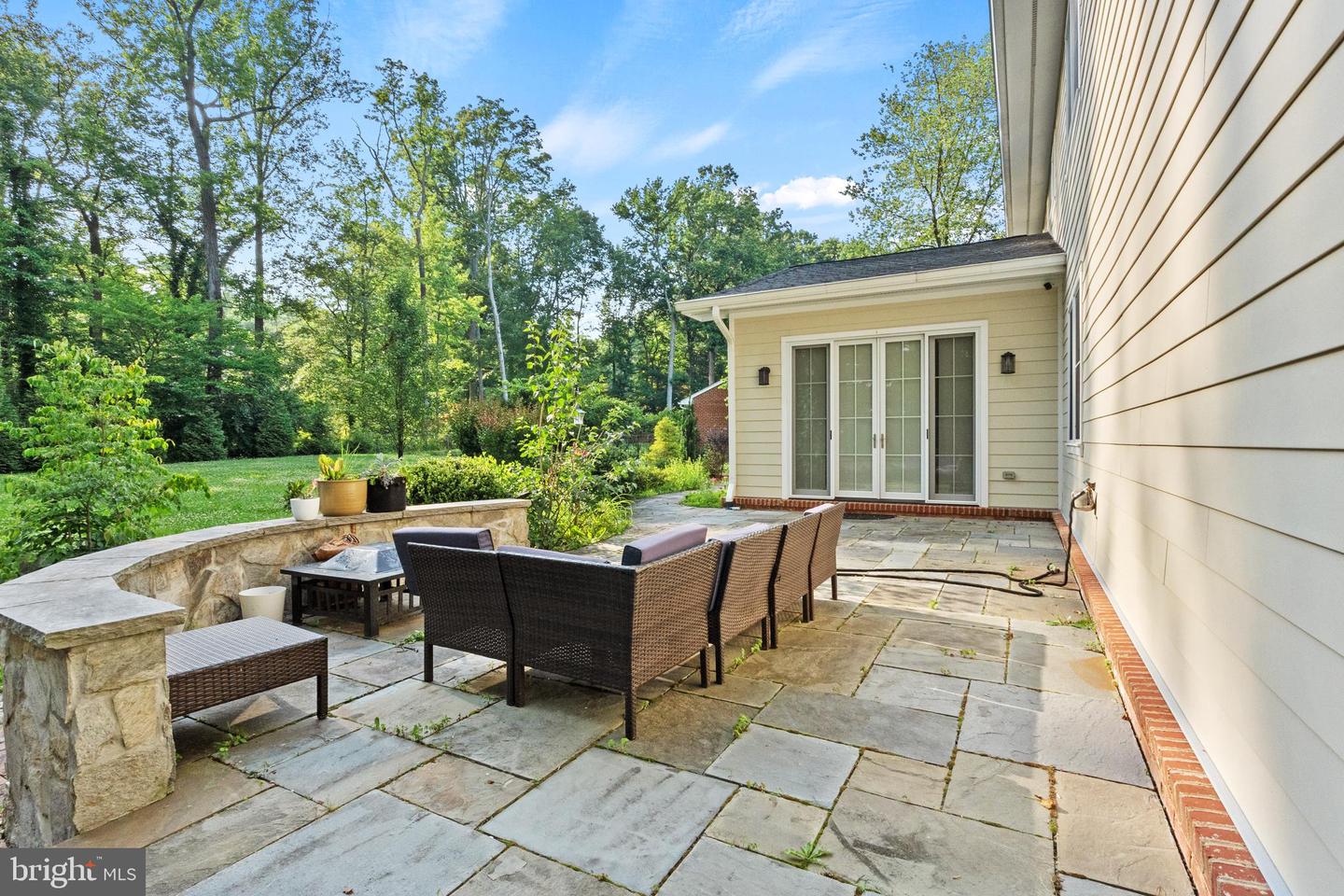 5104 BIRCH LN, ANNANDALE, Virginia 22003, 5 Bedrooms Bedrooms, ,4 BathroomsBathrooms,Residential,For sale,5104 BIRCH LN,VAFX2249254 MLS # VAFX2249254