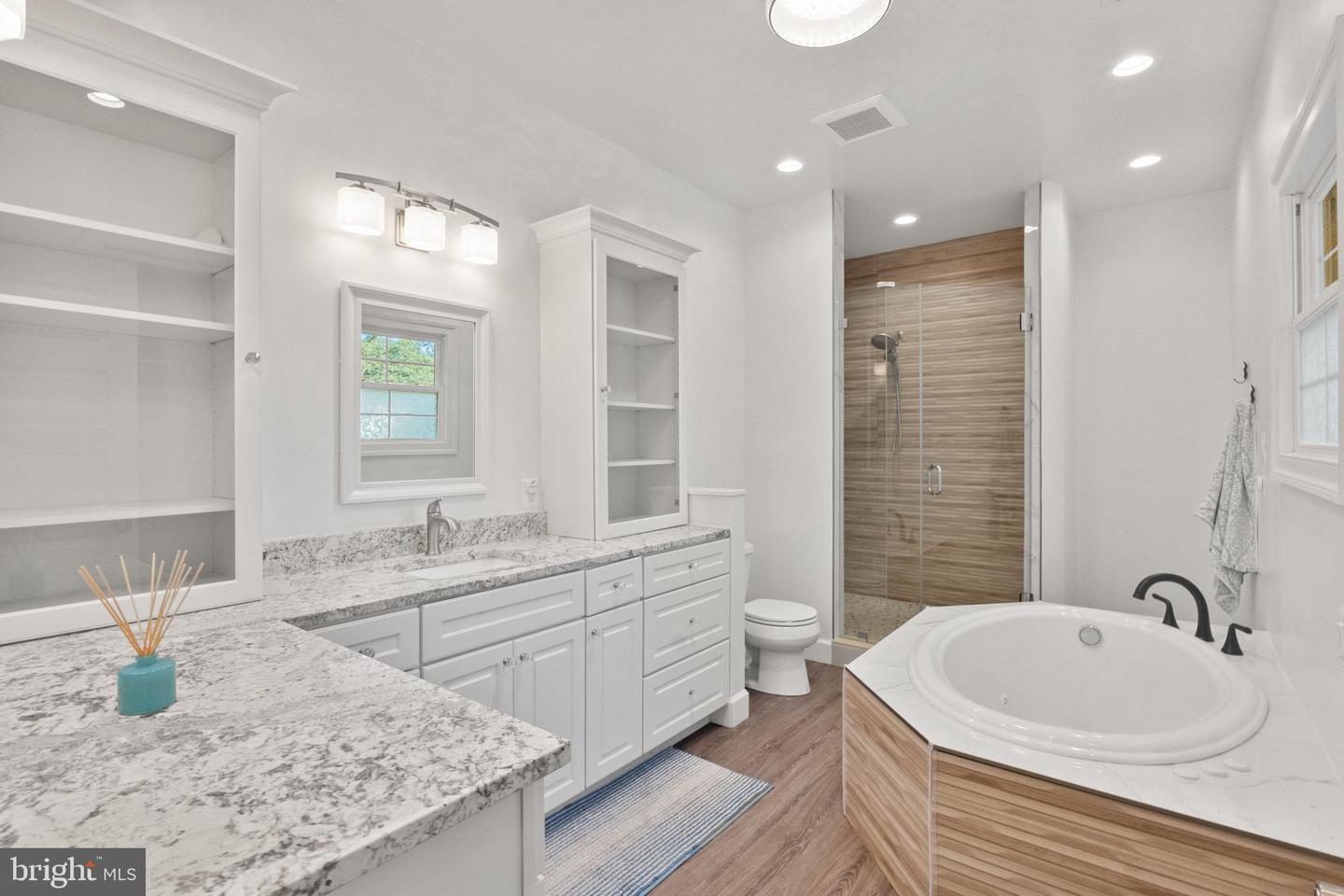 5104 BIRCH LN, ANNANDALE, Virginia 22003, 5 Bedrooms Bedrooms, ,4 BathroomsBathrooms,Residential,For sale,5104 BIRCH LN,VAFX2249254 MLS # VAFX2249254