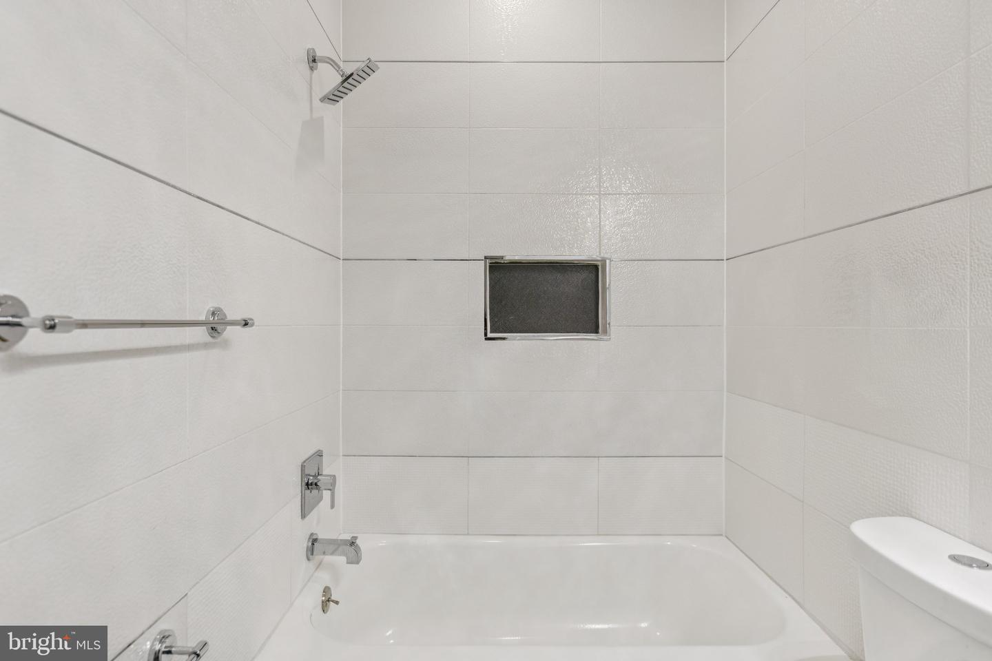 429 20TH ST NE #1, WASHINGTON, District Of Columbia 20002, 2 Bedrooms Bedrooms, ,2 BathroomsBathrooms,Residential,For sale,429 20TH ST NE #1,DCDC2206916 MLS # DCDC2206916