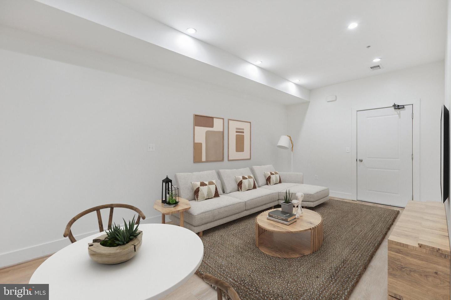 429 20TH ST NE #1, WASHINGTON, District Of Columbia 20002, 2 Bedrooms Bedrooms, ,2 BathroomsBathrooms,Residential,For sale,429 20TH ST NE #1,DCDC2206916 MLS # DCDC2206916