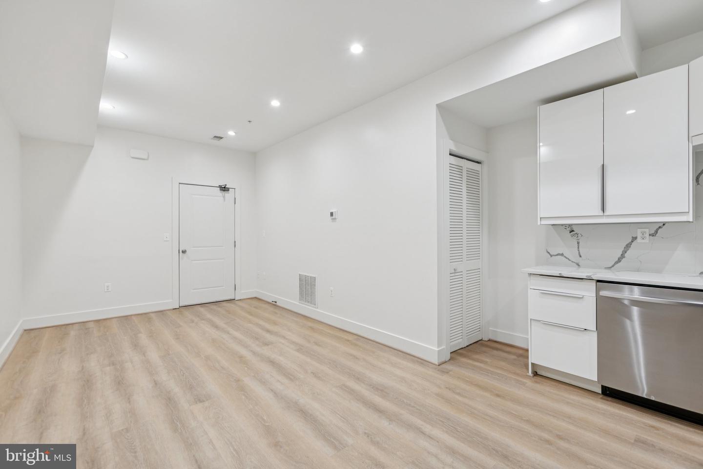 429 20TH ST NE #1, WASHINGTON, District Of Columbia 20002, 2 Bedrooms Bedrooms, ,2 BathroomsBathrooms,Residential,For sale,429 20TH ST NE #1,DCDC2206916 MLS # DCDC2206916