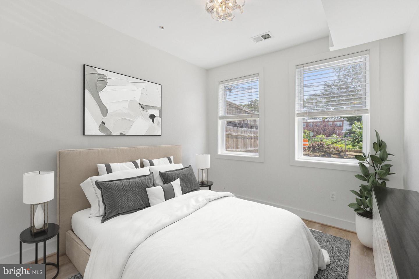 429 20TH ST NE #1, WASHINGTON, District Of Columbia 20002, 2 Bedrooms Bedrooms, ,2 BathroomsBathrooms,Residential,For sale,429 20TH ST NE #1,DCDC2206916 MLS # DCDC2206916
