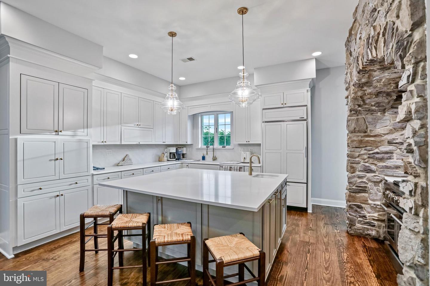 207 WESTVIEW DR, WINCHESTER, Virginia 22603, 7 Bedrooms Bedrooms, ,4 BathroomsBathrooms,Residential,For sale,207 WESTVIEW DR,VAFV2035104 MLS # VAFV2035104