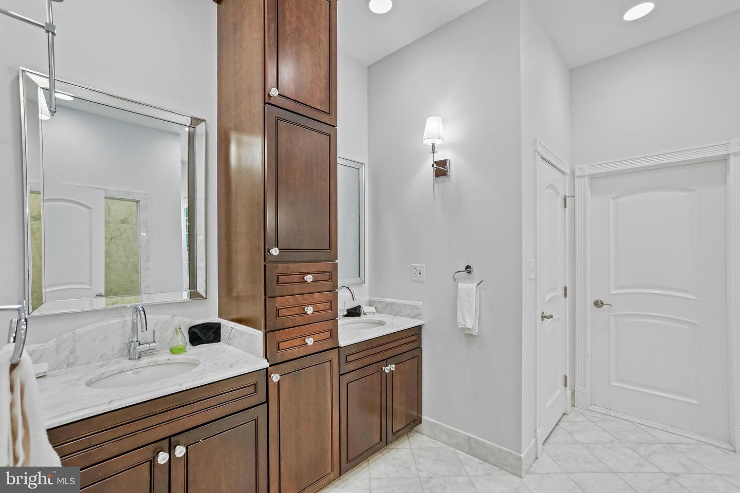 207 WESTVIEW DR, WINCHESTER, Virginia 22603, 7 Bedrooms Bedrooms, ,4 BathroomsBathrooms,Residential,For sale,207 WESTVIEW DR,VAFV2035104 MLS # VAFV2035104