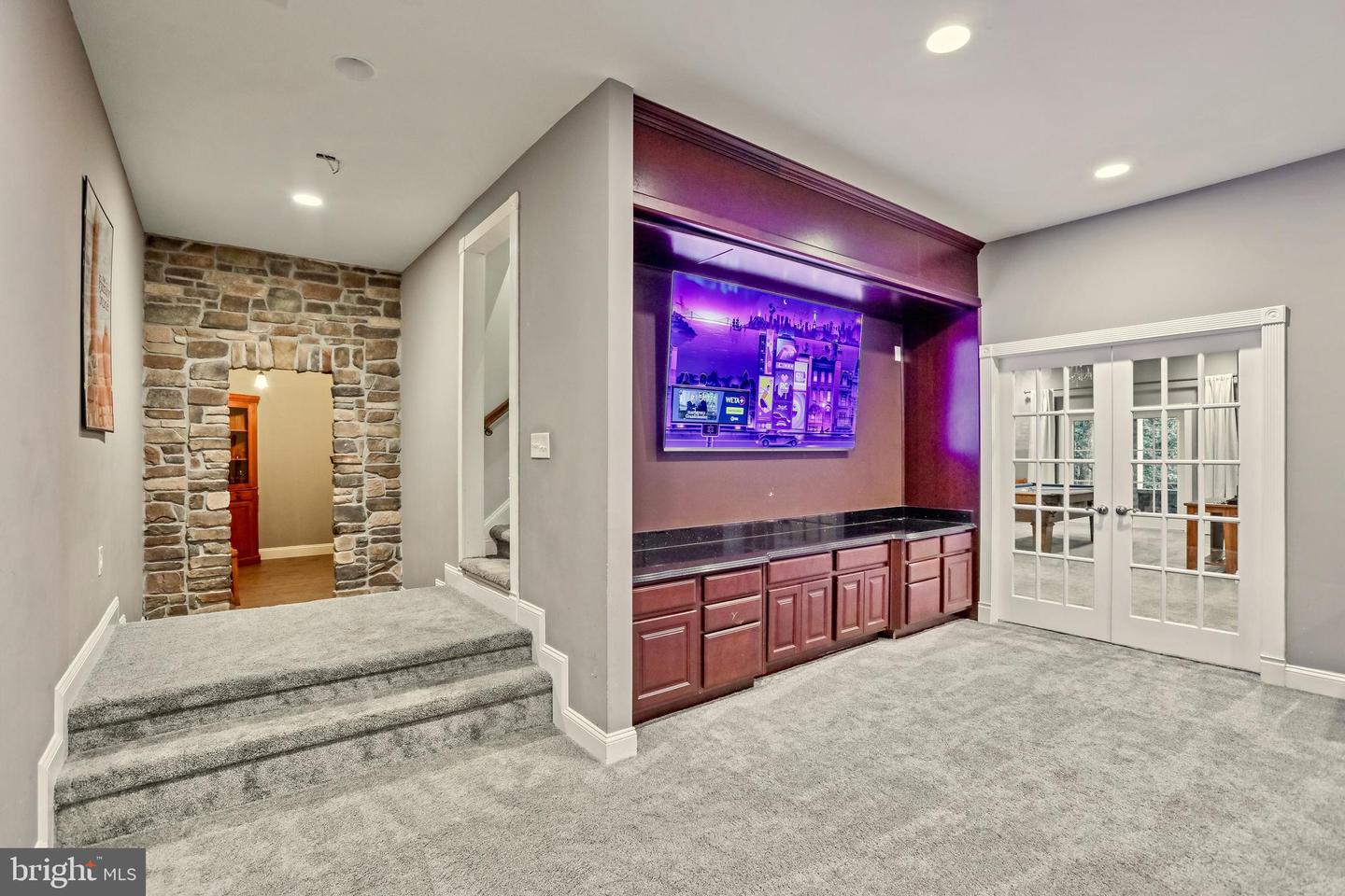 207 WESTVIEW DR, WINCHESTER, Virginia 22603, 7 Bedrooms Bedrooms, ,4 BathroomsBathrooms,Residential,For sale,207 WESTVIEW DR,VAFV2035104 MLS # VAFV2035104