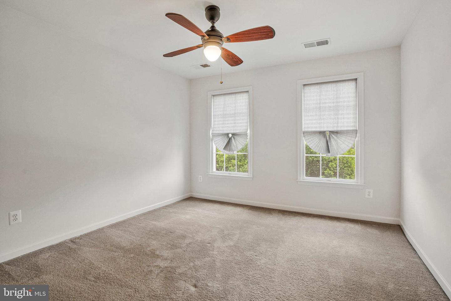 20385 MEDALIST DR, ASHBURN, Virginia 20147, 4 Bedrooms Bedrooms, ,4 BathroomsBathrooms,Residential,For sale,20385 MEDALIST DR,VALO2100506 MLS # VALO2100506