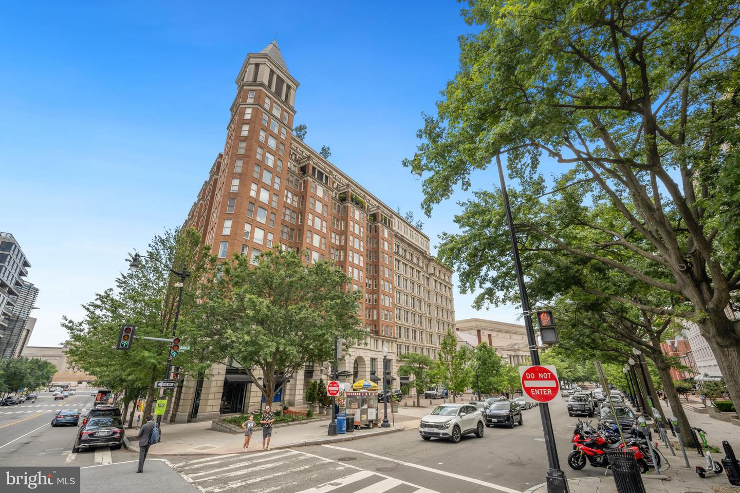 601 PENNSYLVANIA AVE NW #812, WASHINGTON, District Of Columbia 20004, 1 Bedroom Bedrooms, ,1 BathroomBathrooms,Residential,For sale,601 PENNSYLVANIA AVE NW #812,DCDC2207786 MLS # DCDC2207786