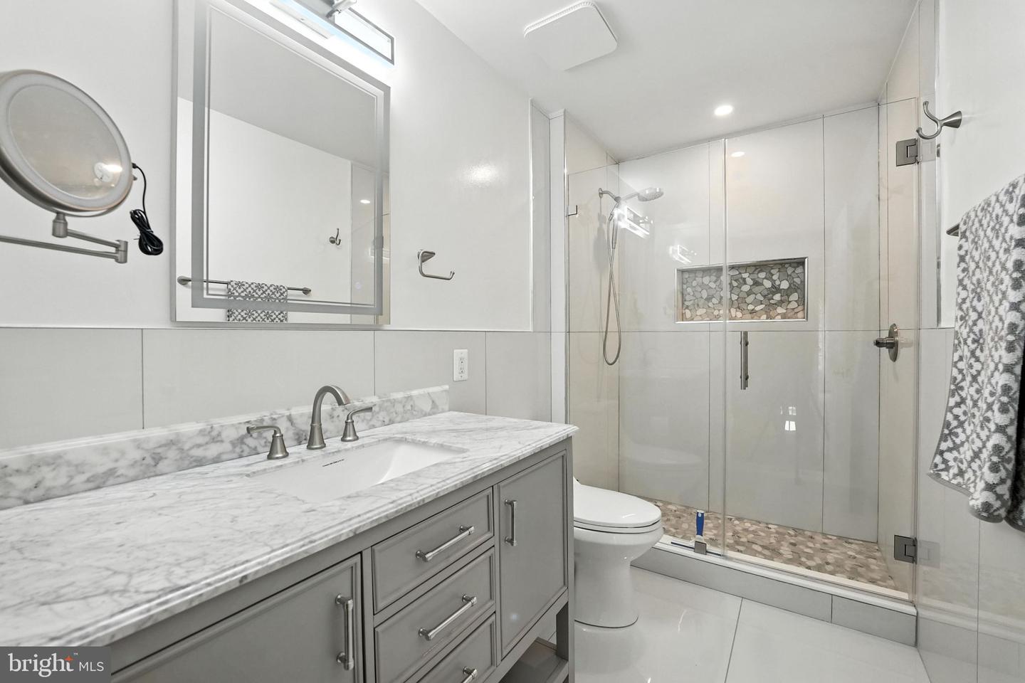 17665 AVENEL LN, DUMFRIES, Virginia 22026, 5 Bedrooms Bedrooms, ,3 BathroomsBathrooms,Residential,For sale,17665 AVENEL LN,VAPW2098188 MLS # VAPW2098188