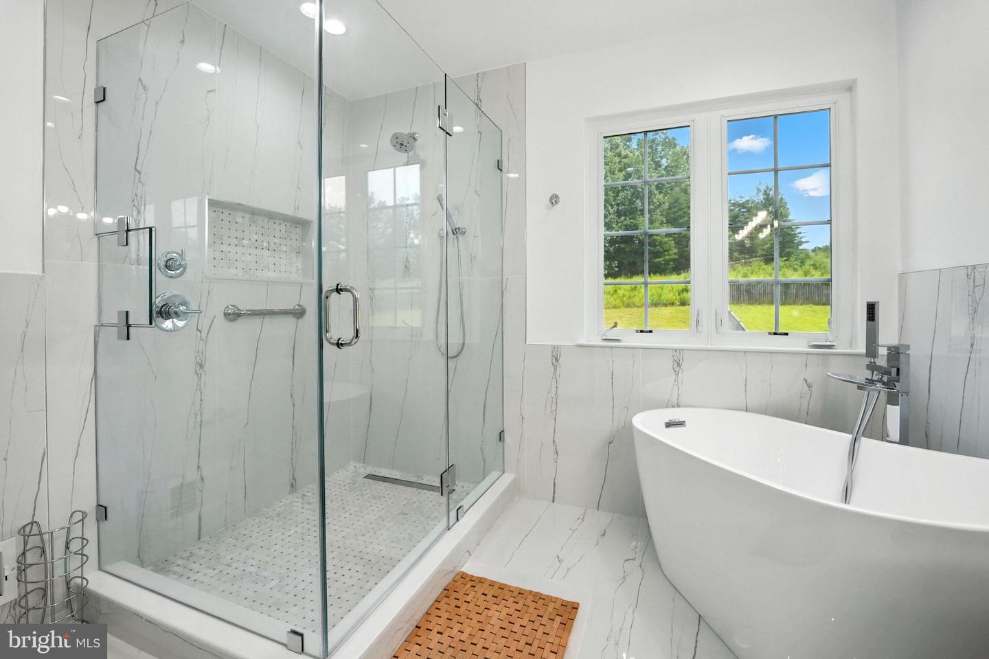 17665 AVENEL LN, DUMFRIES, Virginia 22026, 5 Bedrooms Bedrooms, ,3 BathroomsBathrooms,Residential,For sale,17665 AVENEL LN,VAPW2098188 MLS # VAPW2098188