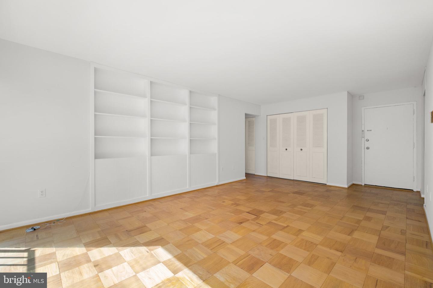 4241 COLUMBIA PIKE #305, ARLINGTON, Virginia 22204, 1 Bedroom Bedrooms, ,1 BathroomBathrooms,Residential,For sale,4241 COLUMBIA PIKE #305,VAAR2059968 MLS # VAAR2059968