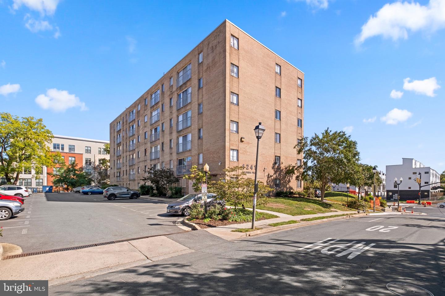 4241 COLUMBIA PIKE #305, ARLINGTON, Virginia 22204, 1 Bedroom Bedrooms, ,1 BathroomBathrooms,Residential,For sale,4241 COLUMBIA PIKE #305,VAAR2059968 MLS # VAAR2059968