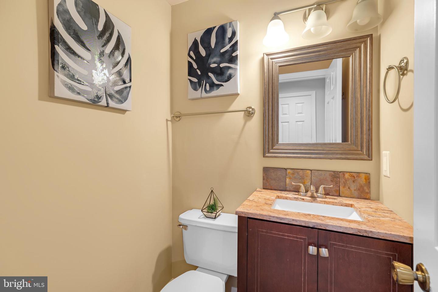 5632 RIDGE VIEW DR, ALEXANDRIA, Virginia 22310, 3 Bedrooms Bedrooms, ,2 BathroomsBathrooms,Residential,For sale,5632 RIDGE VIEW DR,VAFX2252518 MLS # VAFX2252518