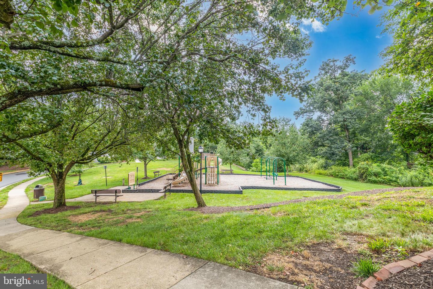 5632 RIDGE VIEW DR, ALEXANDRIA, Virginia 22310, 3 Bedrooms Bedrooms, ,2 BathroomsBathrooms,Residential,For sale,5632 RIDGE VIEW DR,VAFX2252518 MLS # VAFX2252518