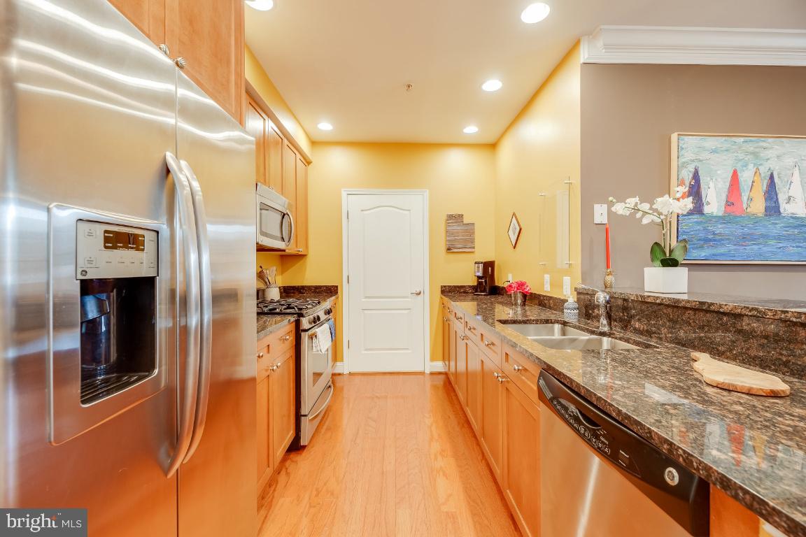 1115 CAMERON ST #114, ALEXANDRIA, Virginia 22314, 2 Bedrooms Bedrooms, ,2 BathroomsBathrooms,Residential,For sale,1115 CAMERON ST #114,VAAX2047066 MLS # VAAX2047066