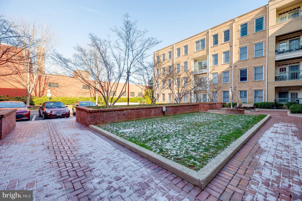 1115 CAMERON ST #114, ALEXANDRIA, Virginia 22314, 2 Bedrooms Bedrooms, ,2 BathroomsBathrooms,Residential,For sale,1115 CAMERON ST #114,VAAX2047066 MLS # VAAX2047066