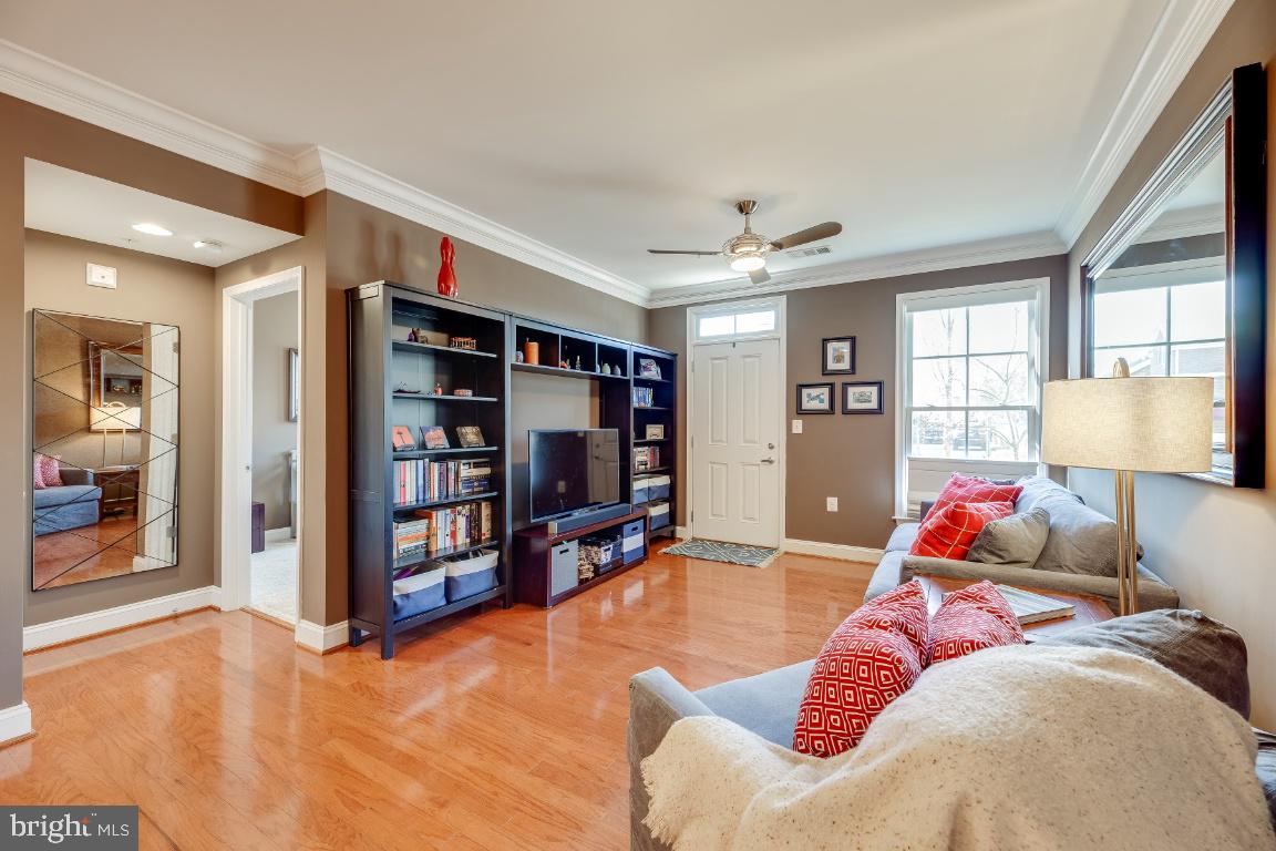 1115 CAMERON ST #114, ALEXANDRIA, Virginia 22314, 2 Bedrooms Bedrooms, ,2 BathroomsBathrooms,Residential,For sale,1115 CAMERON ST #114,VAAX2047066 MLS # VAAX2047066