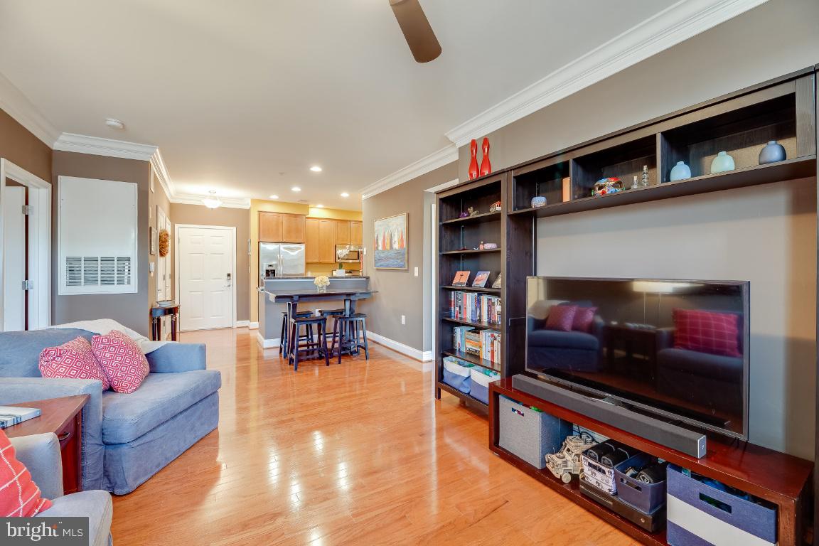 1115 CAMERON ST #114, ALEXANDRIA, Virginia 22314, 2 Bedrooms Bedrooms, ,2 BathroomsBathrooms,Residential,For sale,1115 CAMERON ST #114,VAAX2047066 MLS # VAAX2047066