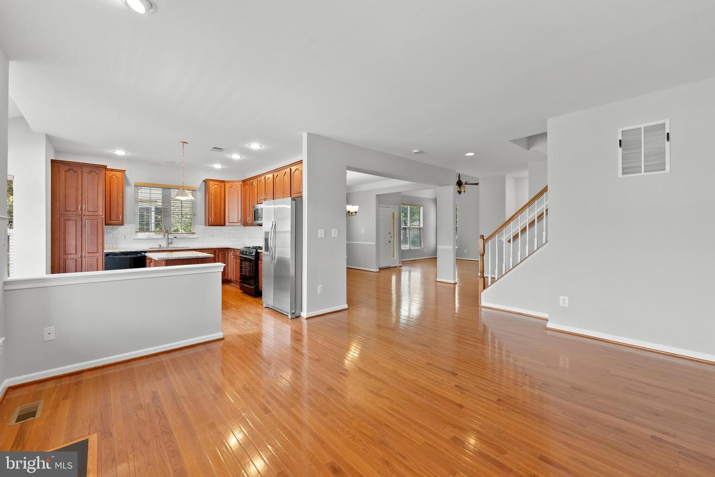 19608 EDGEMONT SQ, ASHBURN, Virginia 20147, 3 Bedrooms Bedrooms, ,2 BathroomsBathrooms,Residential,For sale,19608 EDGEMONT SQ,VALO2100830 MLS # VALO2100830