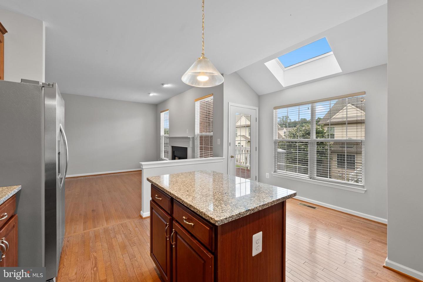 19608 EDGEMONT SQ, ASHBURN, Virginia 20147, 3 Bedrooms Bedrooms, ,2 BathroomsBathrooms,Residential,For sale,19608 EDGEMONT SQ,VALO2100830 MLS # VALO2100830