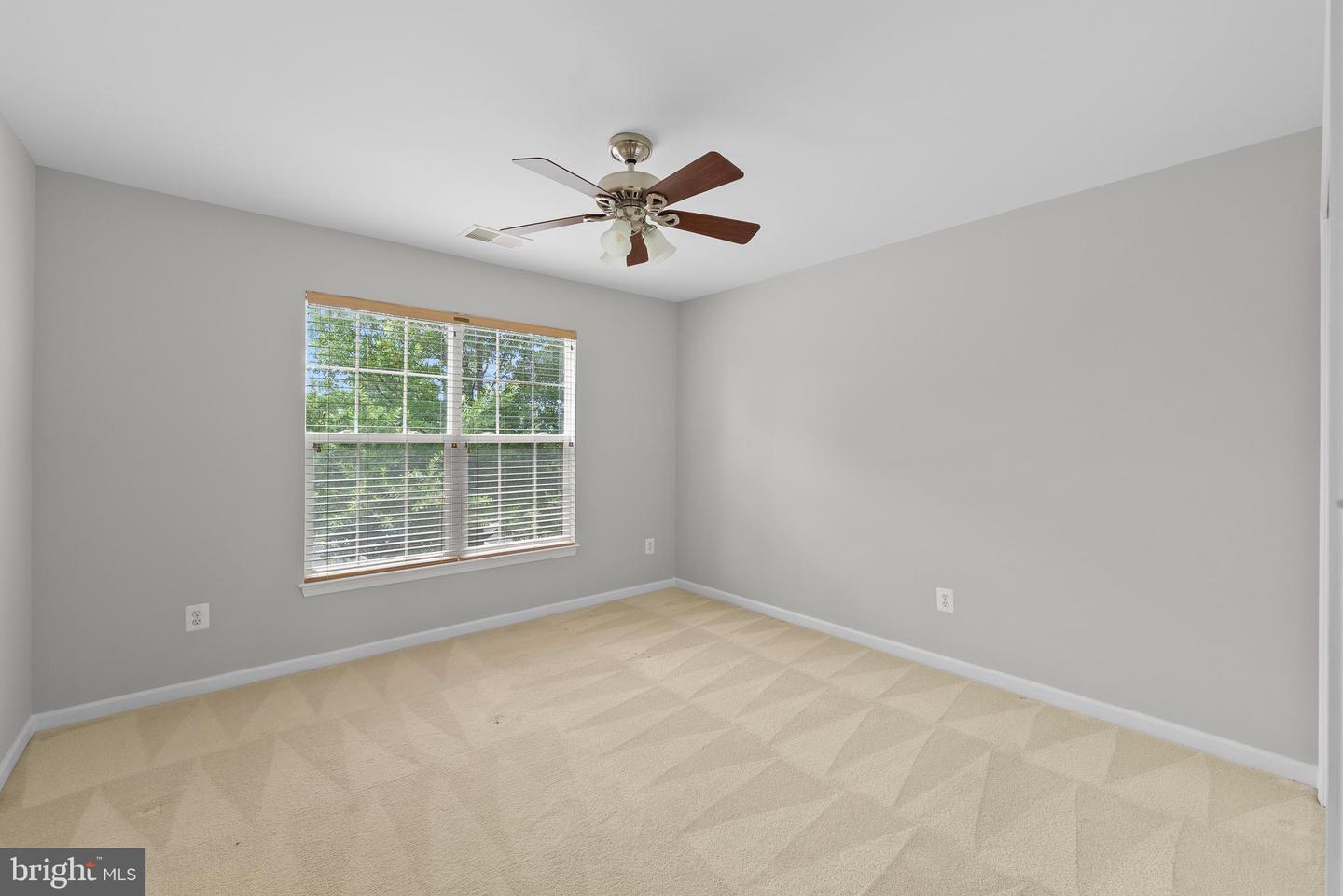 19608 EDGEMONT SQ, ASHBURN, Virginia 20147, 3 Bedrooms Bedrooms, ,2 BathroomsBathrooms,Residential,For sale,19608 EDGEMONT SQ,VALO2100830 MLS # VALO2100830