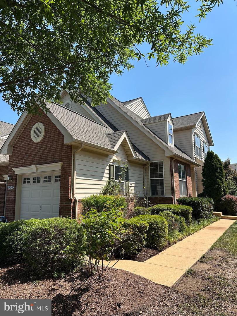 19608 EDGEMONT SQ, ASHBURN, Virginia 20147, 3 Bedrooms Bedrooms, ,2 BathroomsBathrooms,Residential,For sale,19608 EDGEMONT SQ,VALO2100830 MLS # VALO2100830