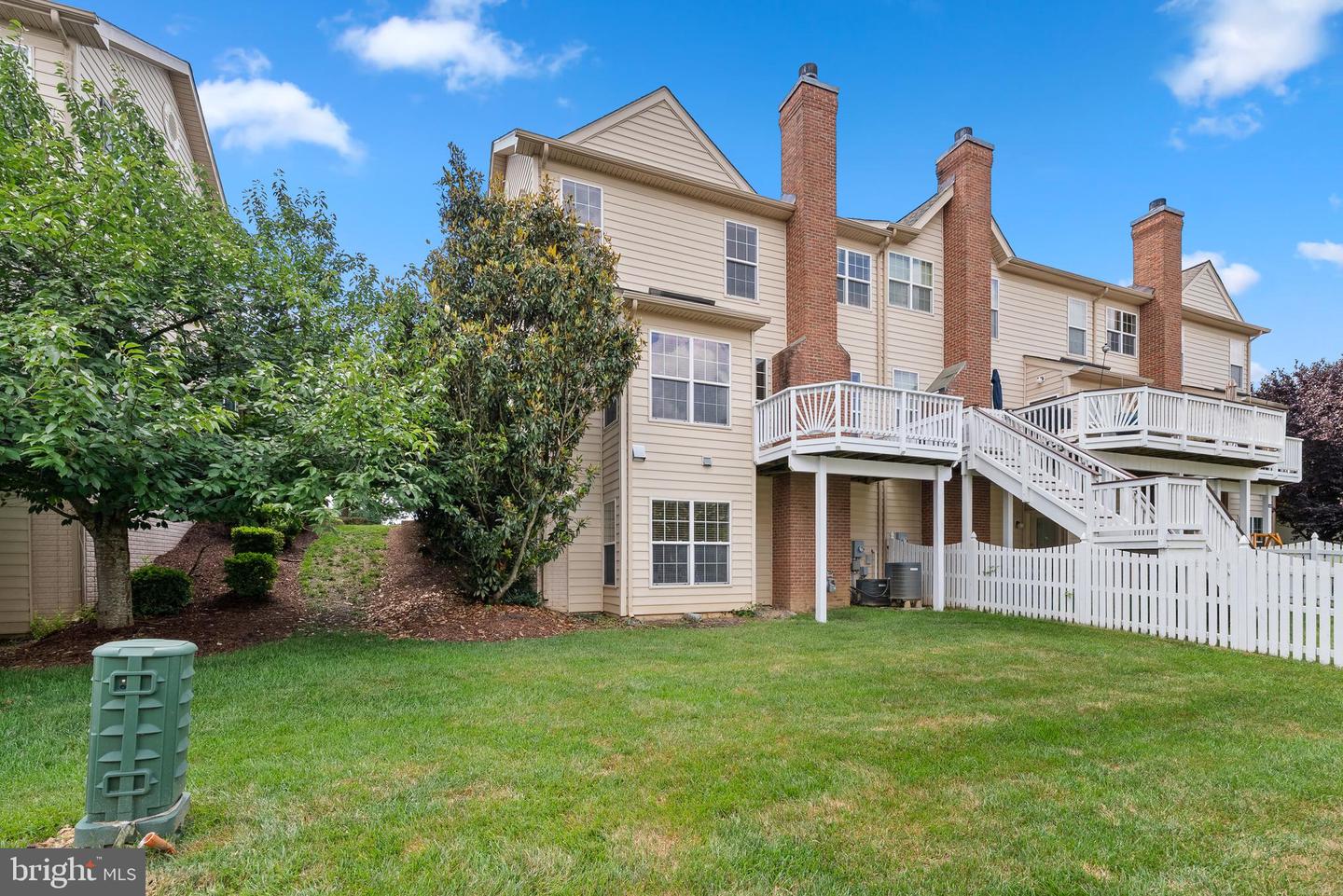 19608 EDGEMONT SQ, ASHBURN, Virginia 20147, 3 Bedrooms Bedrooms, ,2 BathroomsBathrooms,Residential,For sale,19608 EDGEMONT SQ,VALO2100830 MLS # VALO2100830