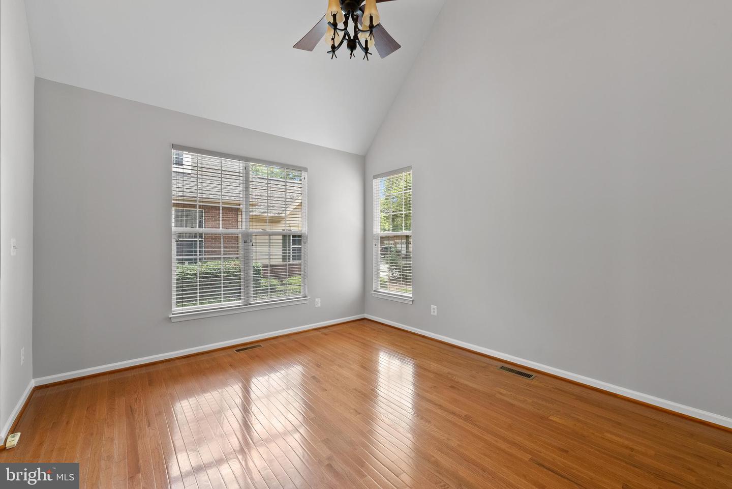 19608 EDGEMONT SQ, ASHBURN, Virginia 20147, 3 Bedrooms Bedrooms, ,2 BathroomsBathrooms,Residential,For sale,19608 EDGEMONT SQ,VALO2100830 MLS # VALO2100830