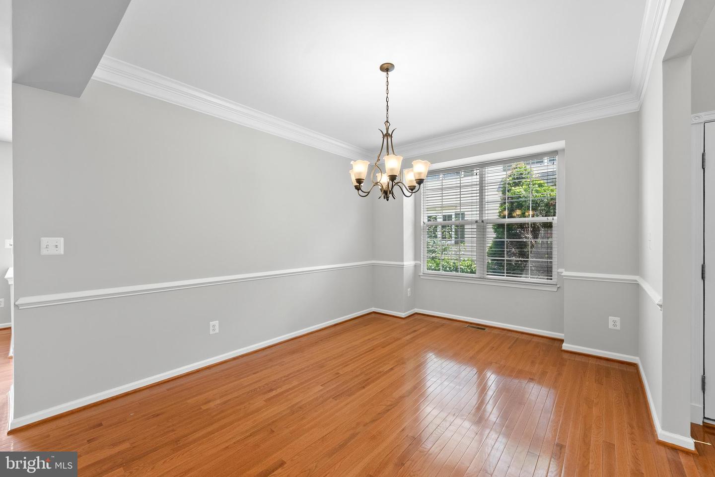 19608 EDGEMONT SQ, ASHBURN, Virginia 20147, 3 Bedrooms Bedrooms, ,2 BathroomsBathrooms,Residential,For sale,19608 EDGEMONT SQ,VALO2100830 MLS # VALO2100830