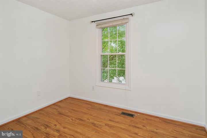 1120 STEVENSON CT, HERNDON, Virginia 20170, 3 Bedrooms Bedrooms, ,3 BathroomsBathrooms,Residential,For sale,1120 STEVENSON CT,VAFX2252902 MLS # VAFX2252902