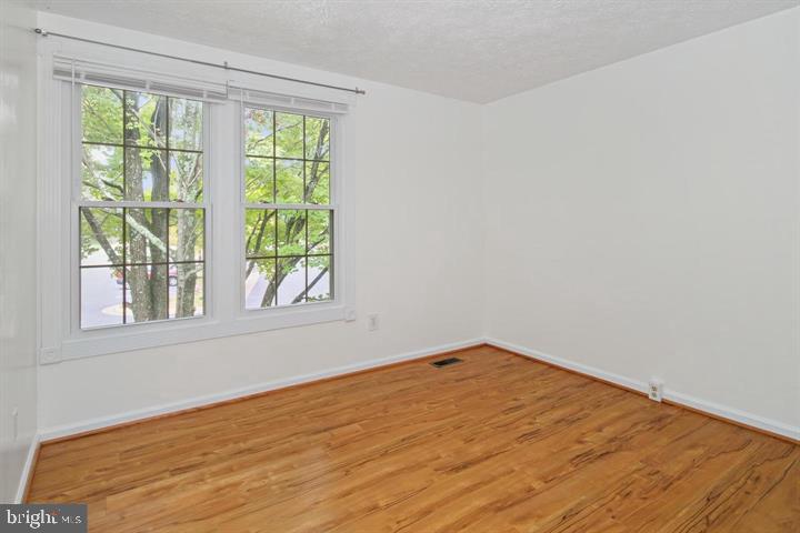 1120 STEVENSON CT, HERNDON, Virginia 20170, 3 Bedrooms Bedrooms, ,3 BathroomsBathrooms,Residential,For sale,1120 STEVENSON CT,VAFX2252902 MLS # VAFX2252902