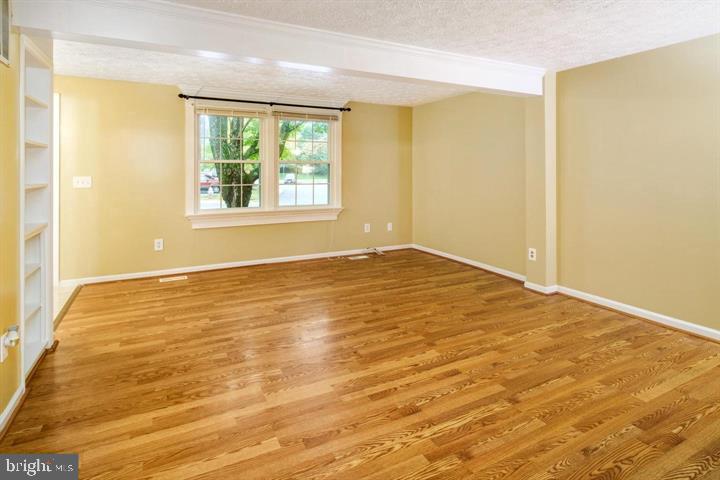 1120 STEVENSON CT, HERNDON, Virginia 20170, 3 Bedrooms Bedrooms, ,3 BathroomsBathrooms,Residential,For sale,1120 STEVENSON CT,VAFX2252902 MLS # VAFX2252902