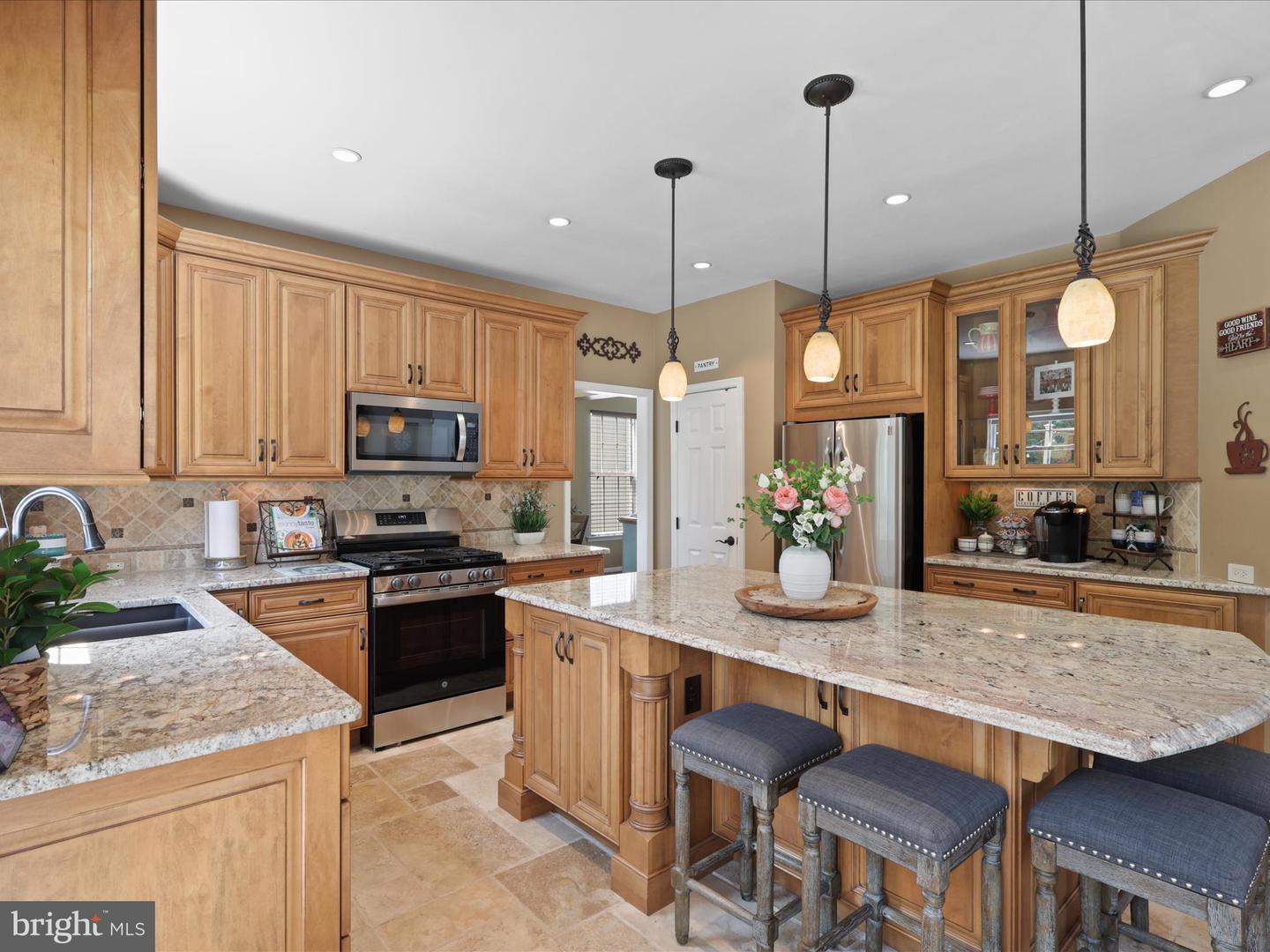 25530 CHILMARK DR, CHANTILLY, Virginia 20152, 4 Bedrooms Bedrooms, ,3 BathroomsBathrooms,Residential,For sale,25530 CHILMARK DR,VALO2100988 MLS # VALO2100988